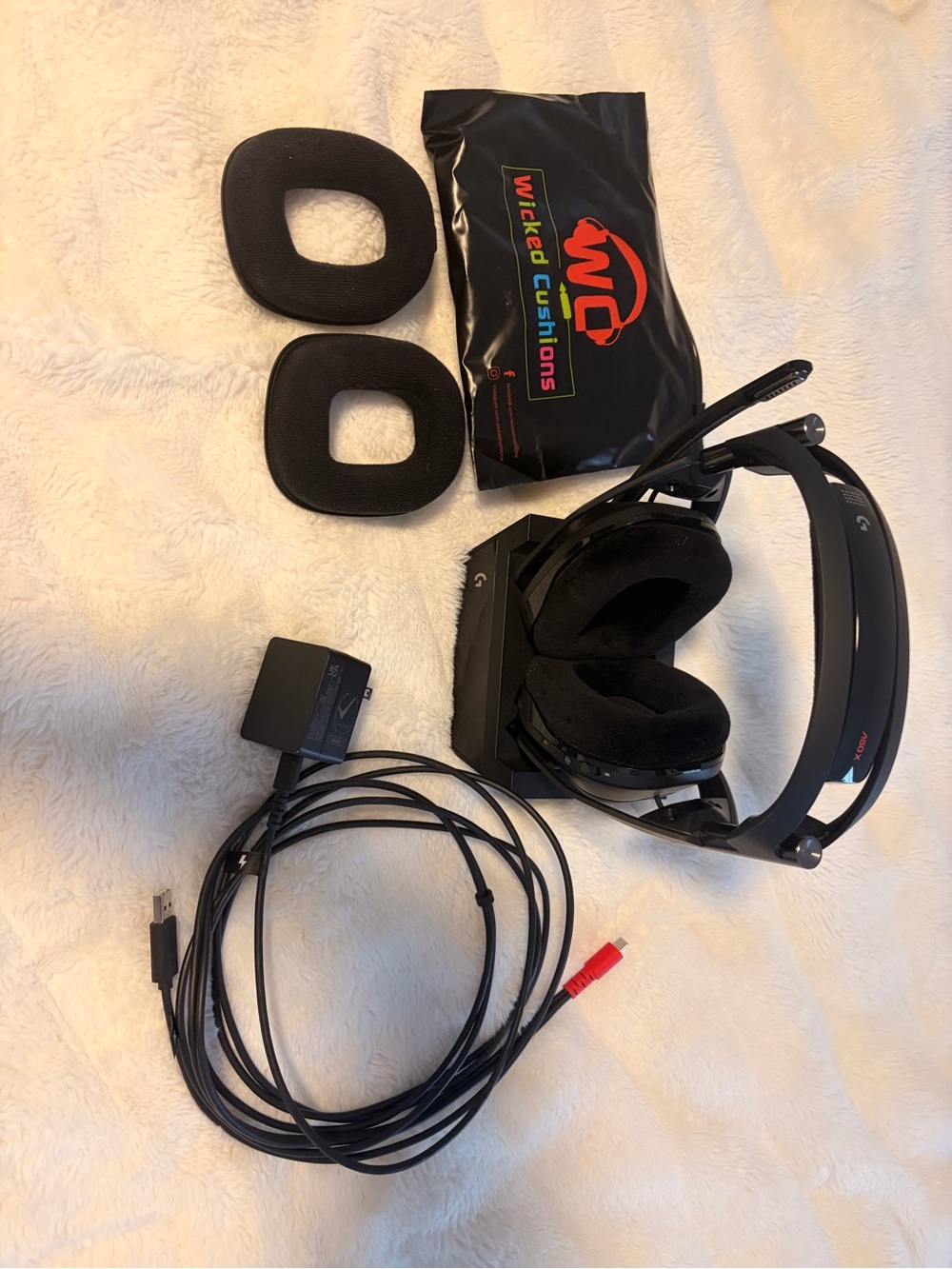 Logitech G Astro A50 X Black Wireless Gaming Headset with Red Accents - Picture 7 of 8